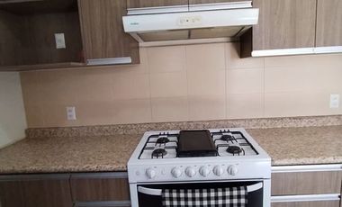 Casa de 3 Recámaras en coto en Parques Del Palmar
