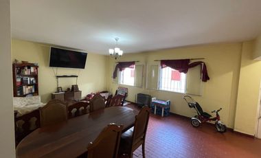 Venta Departamento en Moreno 4 ambientes