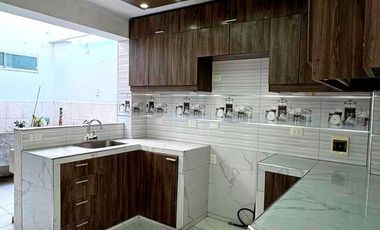 Departamento en venta en avenida Cto. Grande y frente al mercado del 10 en San Juan de Lurigancho