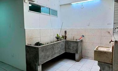 Departamento en venta en avenida Cto. Grande y frente al mercado del 10 en San Juan de Lurigancho