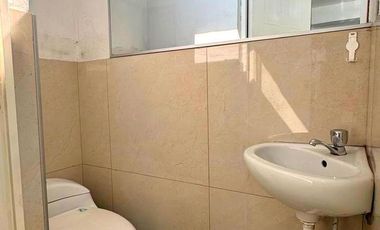 Departamento en venta en avenida Cto. Grande y frente al mercado del 10 en San Juan de Lurigancho