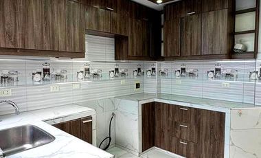 Departamento en venta en avenida Cto. Grande y frente al mercado del 10 en San Juan de Lurigancho