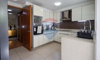 Departamento 2 pisos y jardín exclusivo, Vitacura
