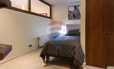Departamento 2 pisos y jardín exclusivo, Vitacura