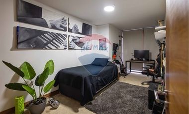 Departamento 2 pisos y jardín exclusivo, Vitacura