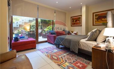 Departamento 2 pisos y jardín exclusivo, Vitacura