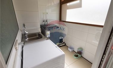 Departamento 2 pisos y jardín exclusivo, Vitacura