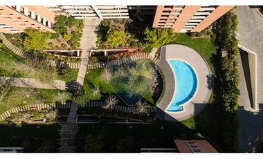Departamento 2 pisos y jardín exclusivo, Vitacura