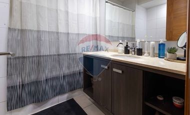 Departamento 2 pisos y jardín exclusivo, Vitacura