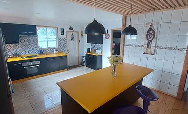 ARRIENDO AMPLIA CASA AMOBLADA CAMINO SAN ANTONIO AEROPUERTO