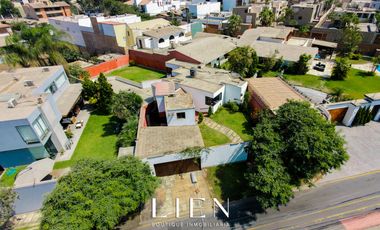 Venta de Terreno con Casa por Remodelar