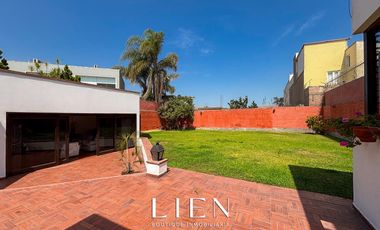 Venta de Terreno con Casa por Remodelar