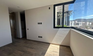 RENTA AMUEBLADA CASA INTELIGENTE ALTOZANO. VISTA A LA RESERVA