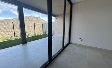 RENTA AMUEBLADA CASA INTELIGENTE ALTOZANO. VISTA A LA RESERVA