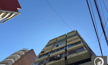DEPARTAMENTO ALQUILER TRES DORMITORIOS SIN BALCON CON COCHERA CENTRO ROSARIO