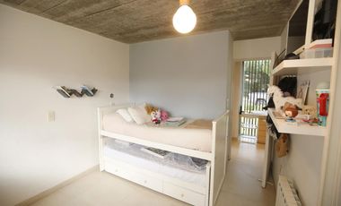 Casa en San Joaquin desarrolñlada en planta baja 3 dorm, parque pileta