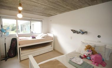 Casa en San Joaquin desarrolñlada en planta baja 3 dorm, parque pileta
