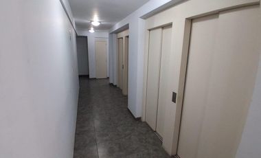 Monoambiente amplio con cochera en alquiler en Morón
