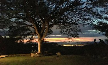 ESPECTACULAR PROPIEDAD A UNOS MINUTOS DE COLIMA IDEAL PARA HACER LUGAR EVENTOS