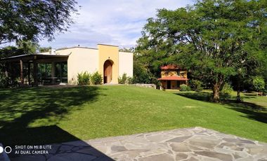 ESPECTACULAR PROPIEDAD A UNOS MINUTOS DE COLIMA IDEAL PARA HACER LUGAR EVENTOS