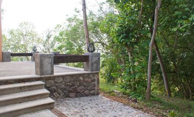 ESPECTACULAR PROPIEDAD A UNOS MINUTOS DE COLIMA IDEAL PARA HACER LUGAR EVENTOS