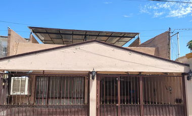 Casa Habitación, Ubicada en Fraccionamiento Del Bosque. Gomez Palacio. Durango