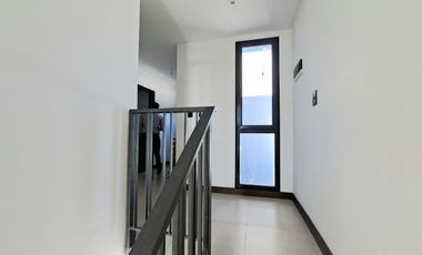 Casa de tres dormitorios con parque y pileta