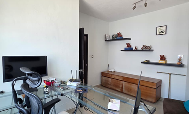 RESIDENCIA EN RENTA 2 PLANTAS, 4 RECÁMARAS, 4.5 BAÑOS. COCHERA PARA 4 AUTOS