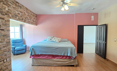RESIDENCIA EN RENTA 2 PLANTAS, 4 RECÁMARAS, 4.5 BAÑOS. COCHERA PARA 4 AUTOS