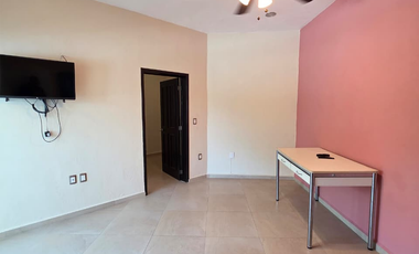 RESIDENCIA EN RENTA 2 PLANTAS, 4 RECÁMARAS, 4.5 BAÑOS. COCHERA PARA 4 AUTOS