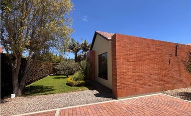 Casa residencial amoblada  en Guaymarar conjunto cerrado  005-R