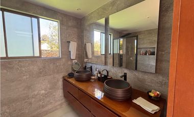Casa residencial amoblada  en Guaymarar conjunto cerrado  005-R