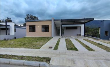 Casa en Venta en Piedecuesta Condomio Salma