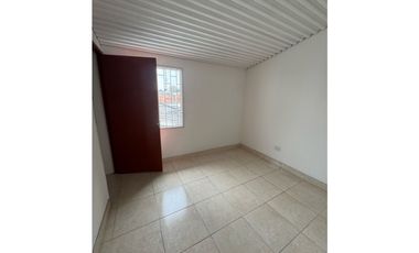 Se arrienda casa en la esmeralda