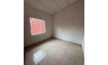 Se arrienda casa en la esmeralda