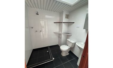 Se arrienda casa en la esmeralda