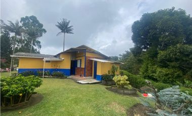 Finca en arriendo con Amplios Espacios y Kiosco en Filandia - Quindio