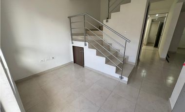 SE ARRIENDA CASA EN CONJUNTO CERRADO VIA LA TEBAIDA