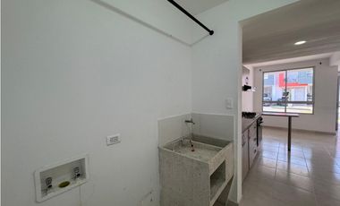 SE ARRIENDA CASA EN CONJUNTO CERRADO VIA LA TEBAIDA