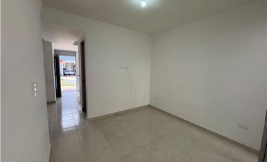 SE ARRIENDA CASA EN CONJUNTO CERRADO VIA LA TEBAIDA