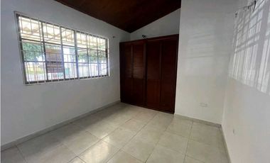 Casa en arriendo familiar o comercial en la castellana