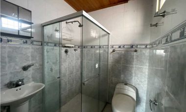 Casa en arriendo familiar o comercial en la castellana