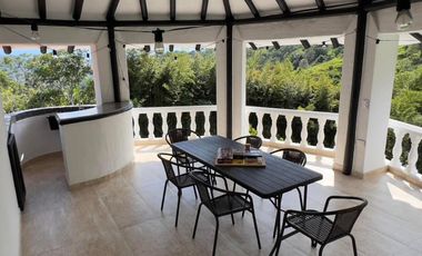 FINCA EN VENTA SILVANIA, DOS CASAS, PISCINA, CAPILLA