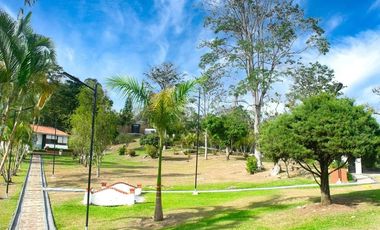 FINCA EN VENTA SILVANIA, DOS CASAS, PISCINA, CAPILLA