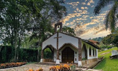 FINCA EN VENTA SILVANIA, DOS CASAS, PISCINA, CAPILLA