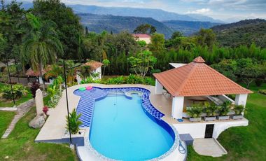 FINCA EN VENTA SILVANIA, DOS CASAS, PISCINA, CAPILLA