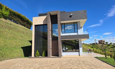Casa Campestre En Venta - Sector San Vicente De Ferrer