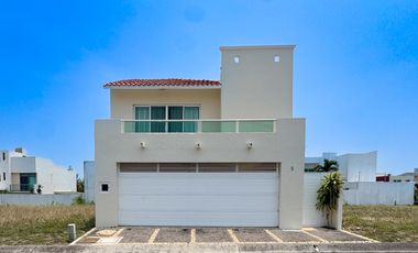 CASA CERCA DEL PARQUE EN VENTA EN LOMAS RESIDENCIAL