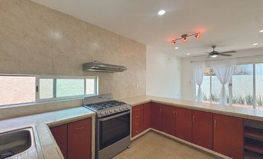 CASA CERCA DEL PARQUE EN VENTA EN LOMAS RESIDENCIAL