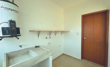 CASA CERCA DEL PARQUE EN VENTA EN LOMAS RESIDENCIAL